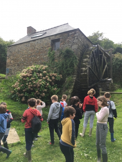 Sur le chemin, visite du moulin de Trobodec.